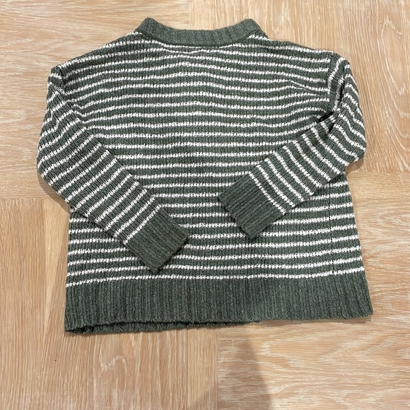 American Eagle Sweater - Picture 3 of 3